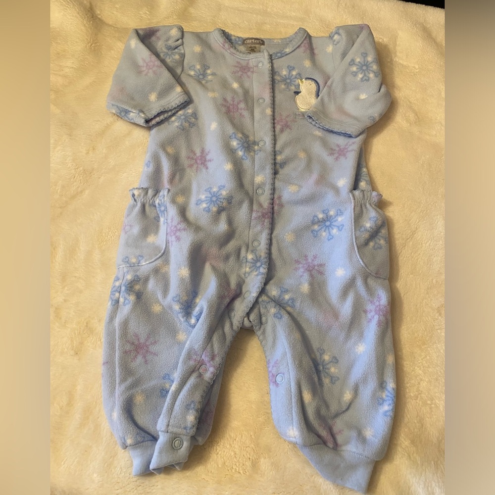 Carter’s Baby girl fleece  footless Pajamas size 6M